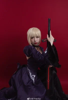 FGO Artoria Pendragon Saber @JiaoziJiaozijio (9 photos)