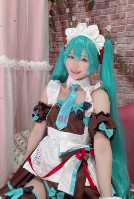 Kurusaka Kurusaka – Maid Miku