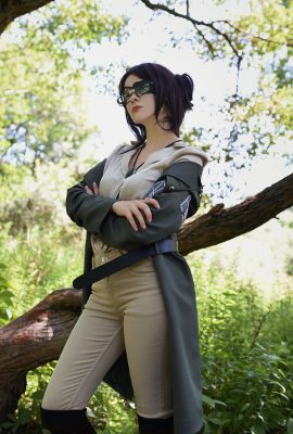 Evenink – Hange Zoe (Attack on Titan)