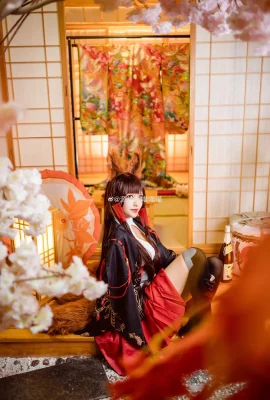 Azur Lane Akagi @源纱希喵喵喵(10 photos)