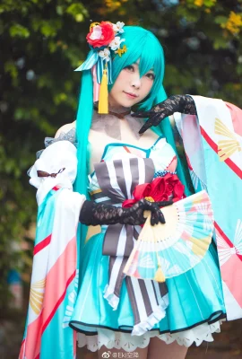 Hatsune Miku @魂下糖君 (Photographer: @Eki空降) (CICF China International Comic Festival Animation and Game Exhibition) (9 photos)