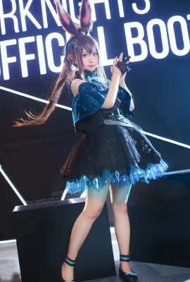 Arknights Amiya @九鸟九鸟OvO (CICF China International Comic Festival Animation and Game Exhibition) (9 photos)