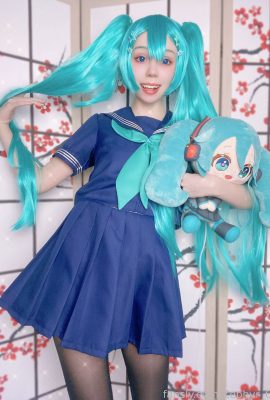 Zephyr Cat – Miku
