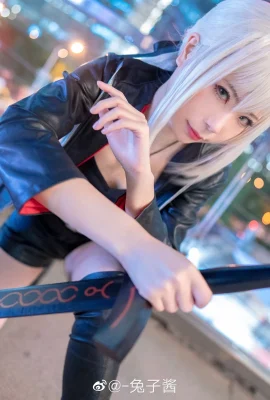 Fate/GrandOrder Altria Pendragon[Alter]@-Rabbit Sauce (9 photos)