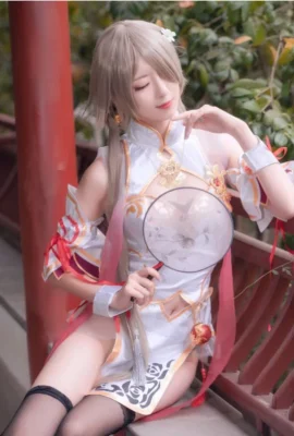 “Honkai Impact 3” Rita Rossweisse Huanxisha Cheongsam Cosplay[CN: Miyinyinww](18 photos)