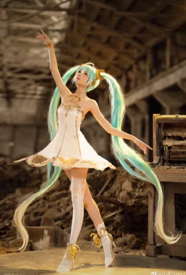 Hatsune Miku Symphony 5th Symphony @小柔SeeU (9 photos)