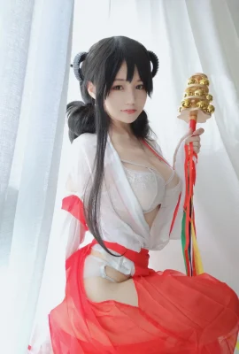 Chiyo Ogura w Miko