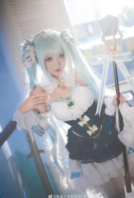 Hatsune Miku 2019 Snow Hatsune Miku @Denpa Girl Lilia EX (9 photos)