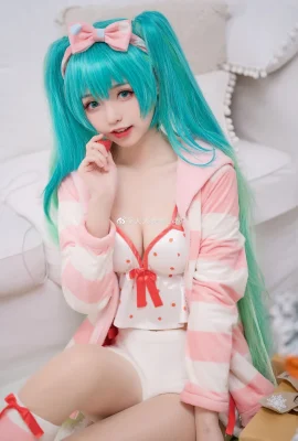 Hatsune Miku Hatsune Miku Pajamas.ver @大卷卷小卷(9 photos)