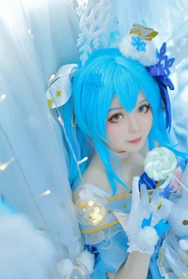 “VOCALOID” Hatsune Miku cosplay[CN：果锅_LEH] (12 photos)