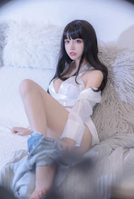 Expired Mi Nian Nian Meow “White Sexy Dress 3” poses seductively on the sofa (75 Photos)