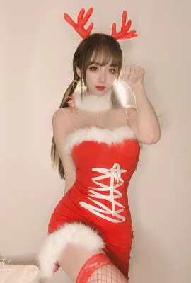 Expired Mi Nian Meow “Christmas Girl 2” cute poses are soothing to watch (39 Photos)
