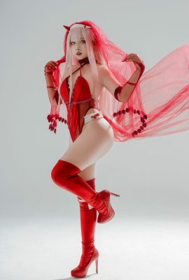 Sayo Momo – Zero Two Wedding Dress