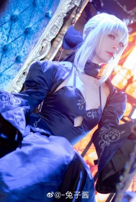 Fate/GrandOrder Altria Pendragon@-Rabbit Sauce (9 photos)