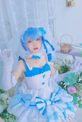 Re: Life in a Different World from Zero Rem: @元气双夏, Ram: @元气双十 (10 photos)