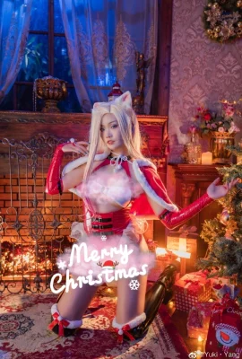 League of Legends Ahri Christmas @Yuki Yang (9 photos)