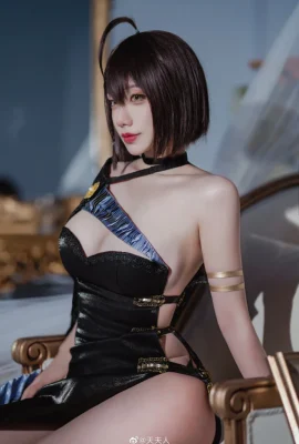 Lady Tian “Azur Lane” Baltimore sexy big breasts dress cos beautiful pictures (14 photos)