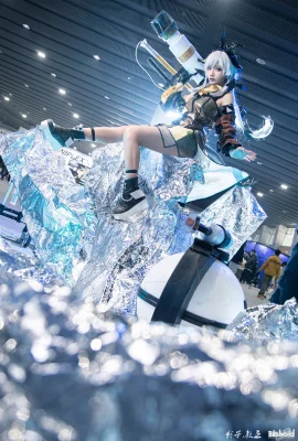 Arknights Wendy @流一_喵喵喵喵喵(Photographer: @教主Shadow) (9 photos)
