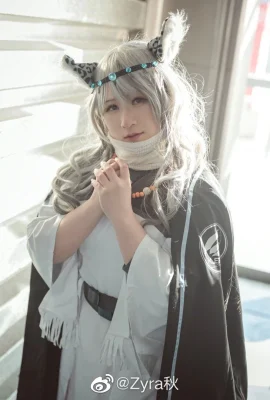 Arknights first snow @ZyraAutumn (CP27) (9 photos)