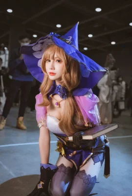 Genshin Impact Lisa @一枝然娜 (Photographer: @悠长假期) (Firefly Anime and Game Carnival) (9 photos)