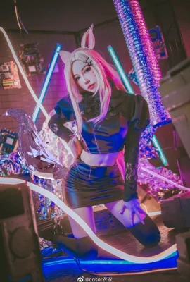 League of Legends KDA Ahri @coser Yiyi (9 photos)