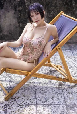 Qiu and Corgi's “High-cut Swimsuit” makes people stunned with their long white legs (54 Photos)