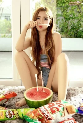 (Pretty girl) Watermelon Beauty (10 Photos)