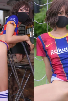 Short-haired soccer girl exposes her pussy outdoors and has the ultimate tight buttocks: I want to stick it on her!  (52 Photos)