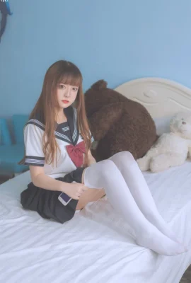 JK girl's daily life (13 Photos)