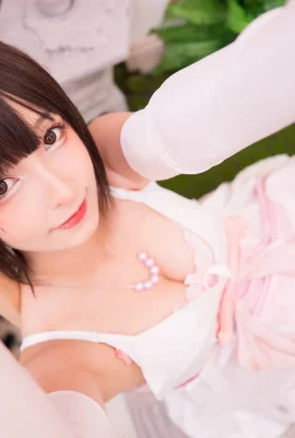 Kagakusaka Mafuyu’s perfect figure in “White Wedding Dress 2” is hard to ignore (70 Photos)