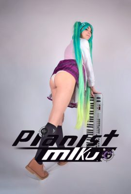 Elisabeth Hope – Pianist Miku