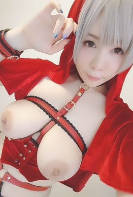 Okada Yui – Red Riding Hood