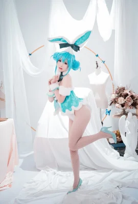 Noodle Fairy – Hatsune Miku Bunny Girl