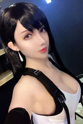 rioko涼涼子 – Tifa selfie