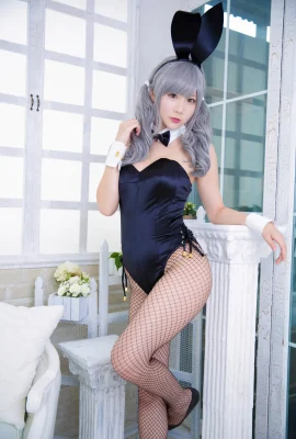 けんken (けんけん) “Black Bunny Girl” seductive black stockings and long legs full of shock (114 Photos)