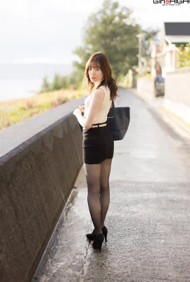 (Saki Funaoka) The temperamental beauty is seductive and the black stockings are so hot…so mouth-watering (41 Photos)