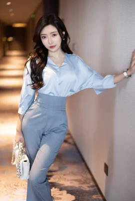 Wang Xinyao Yanni gray blue trousers and silk top (85 Photos)