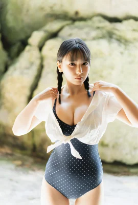 (Sawaguchi Aika) Childlike face with super developed body and stunning figure (27 Photos)