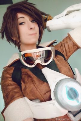 Set Of Tracer Selfies Nudes – Pityk CB