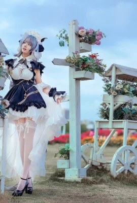 Azur Lane Cheshire @How can I not like cheese (Photography: @小影视狠highness) (9 photos)