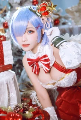 Rem Christmas ver beautiful and gentle Christmas dress cn flow one (9 photos)
