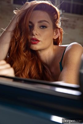 Beauty in car (19 Photos)
