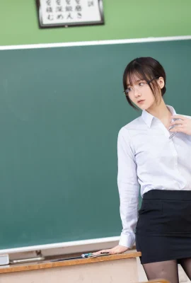 (けんけん) The teacher’s seductive black stocking dress is unbearable and so foul (62 Photos)