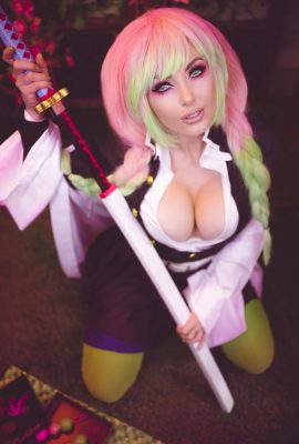 Jessica Nigri – Mitsuri Uniform