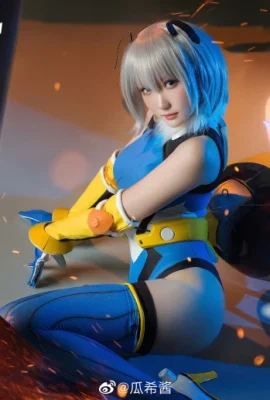 Young Bee Liuli@guaxijiang (9 photos)
