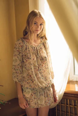 Nancy A – Playing (120 Photos)