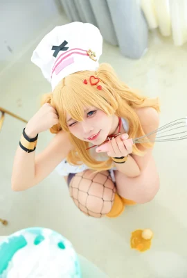 Charming blonde little cook(27 Photos)