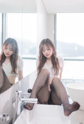 (Sia) Korean girl’s white and tender legs are so hot that it arouses people’s imagination (34 Photos)