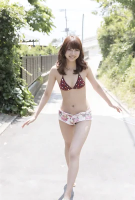 (Ozaki Miki) Snow-white breasts are fascinating, long legs are too hot (18 Photos)