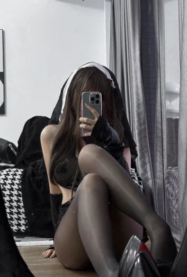 The ghost girl Ah Xun kaOri masturbation nun theme sexy black sexy nun clothing with ultra-thin black silks showing beautiful legs tempting photo 69P